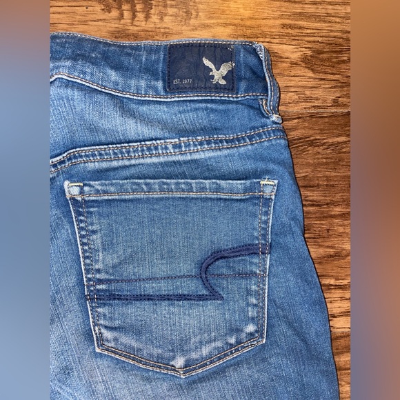 American Eagle Outfitters Distressed Denim Shorts - Picture 3 of 6